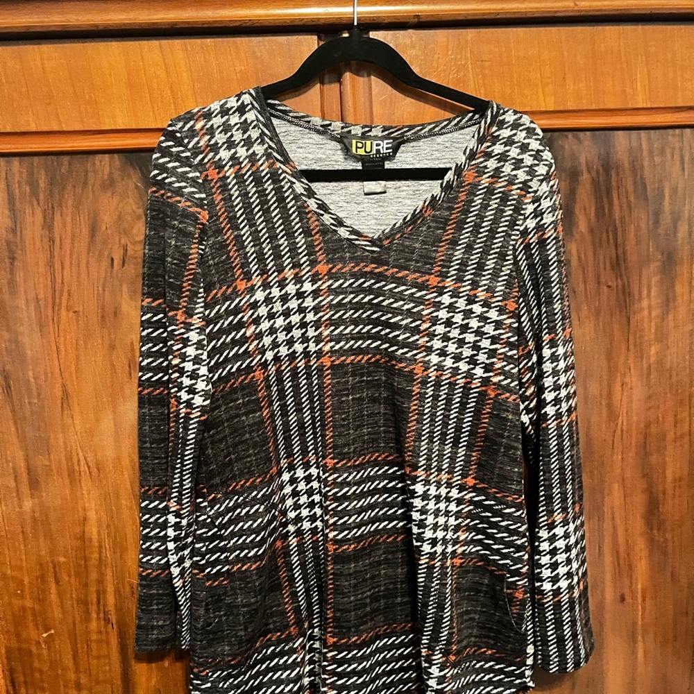 PURE Essence Top and Matching Cape - Picture 2 of 5